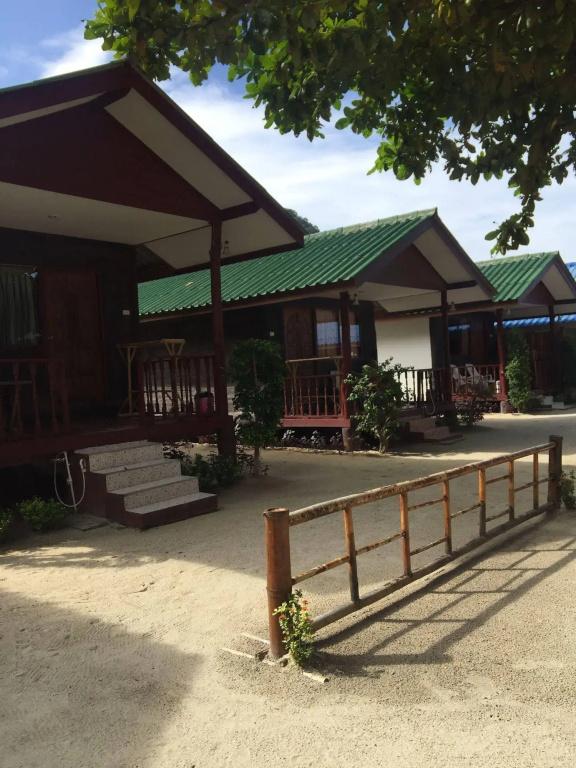 фото Phi Phi Nice Beach Resort