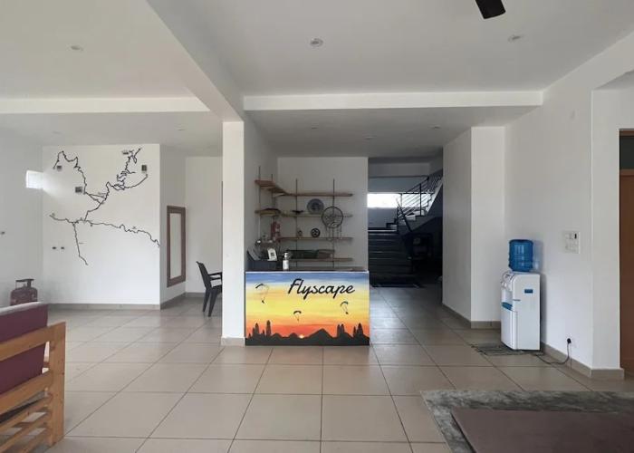 Flyscape Hostel