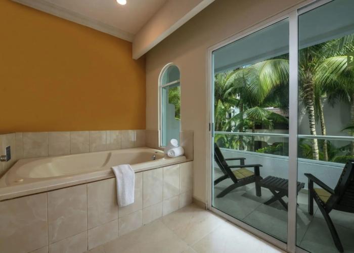 El Dorado Seaside Palms, Catamarán, Cenote & More Inclusive