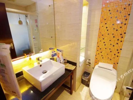 Hanzhong Liangju Hotel (Hanzhong High Speed Railway Station Central Hospital)