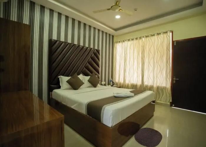 Hotel Neha Palace
