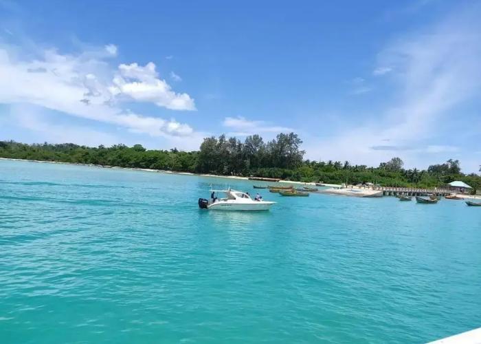 Hotel Exotica Squares Beach Resort
