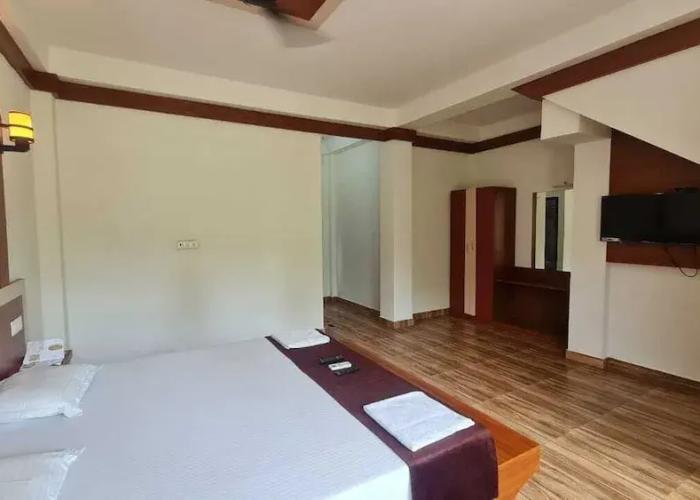 Hotel Exotica Squares Beach Resort