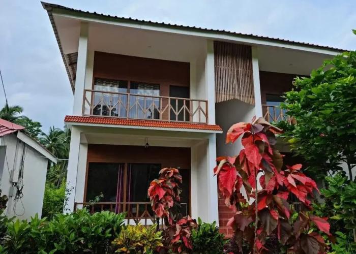 Hotel Exotica Squares Beach Resort