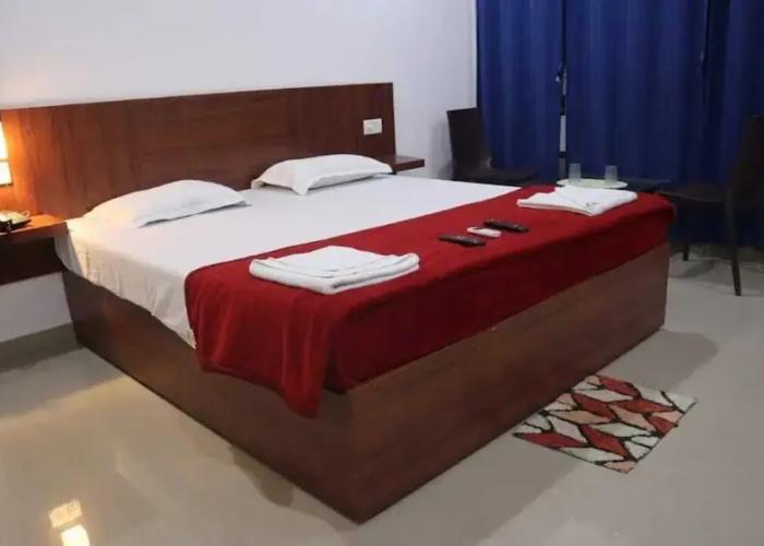 Hotel Exotica Squares Beach Resort