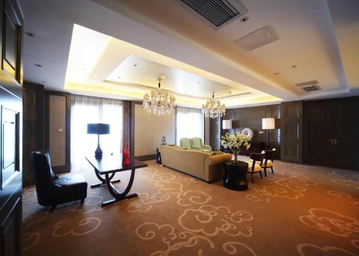 Haiyang Shenglong Jianguo Hotel