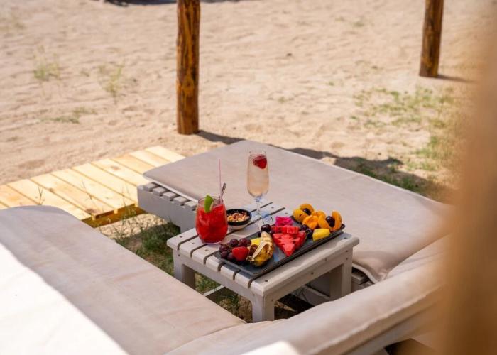 Chillos Beach Hotel & Lounge