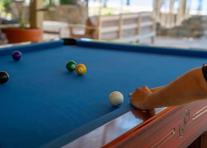 Chillos Beach Hotel & Lounge