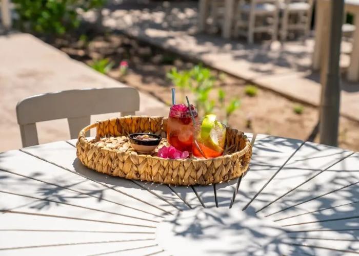 Chillos Beach Hotel & Lounge