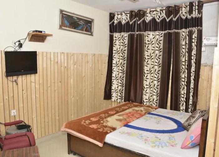 Hotel Dharam Villa
