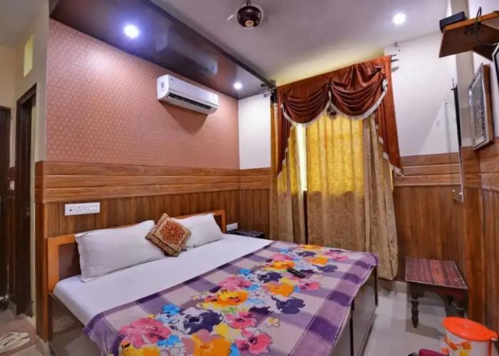 Hotel Dharam Villa
