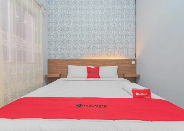 RedDoorz near Alun-Alun Garut