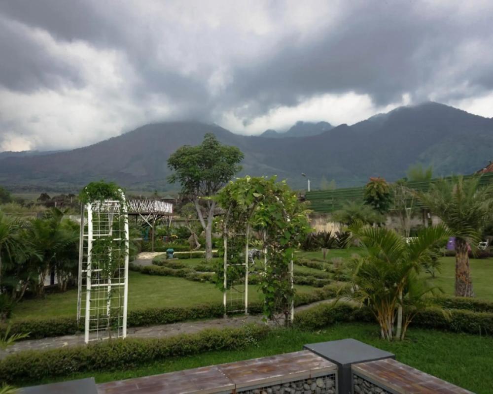 фото Harmoni Hotel Garut