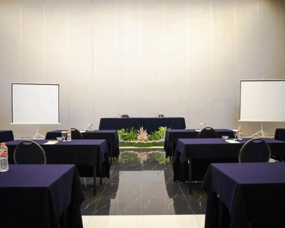 фото Harmoni Hotel Garut