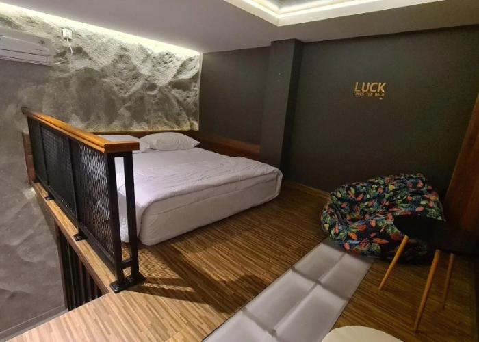 New Golden Clouds - Non Smoking Homestay