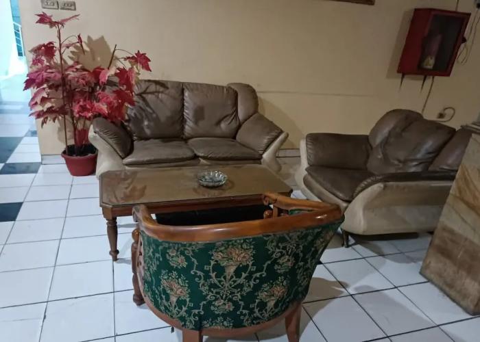 OYO 93523 Penginapan Laras PaminggirNearPesona Alam Seafood Pink Mira