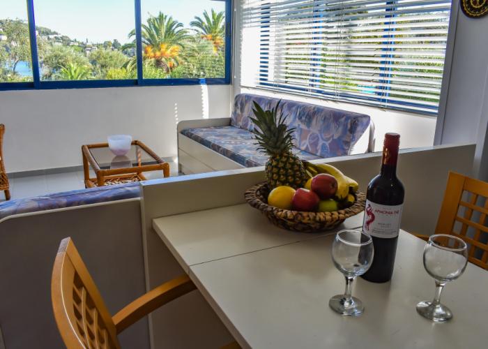 Govino Bay Apart-Hotel