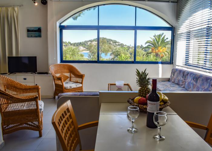 Govino Bay Apart-Hotel