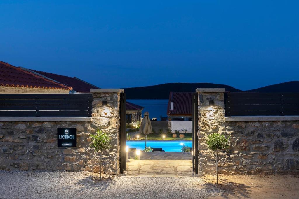 Lichnos Luxury Suites