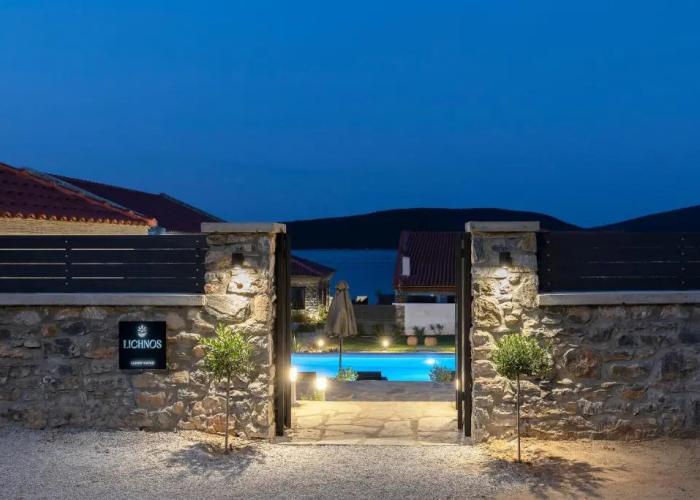Lichnos Luxury Suites