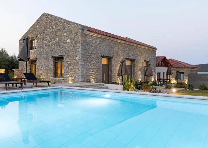 Lichnos Luxury Suites