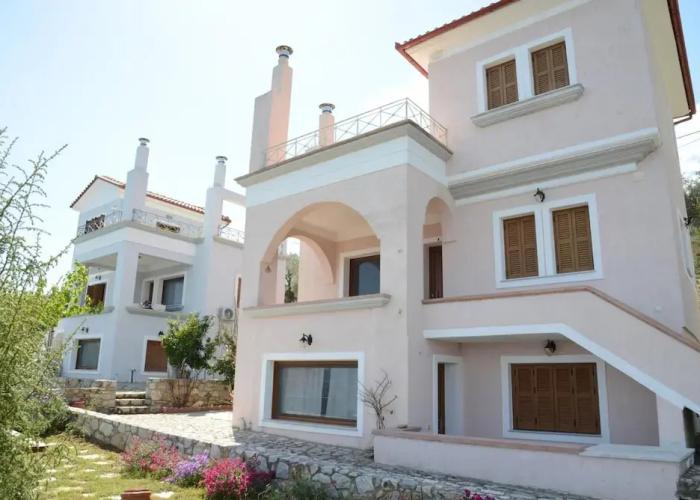 Goddesses Villa 2 in Nies