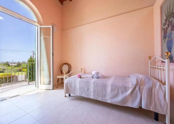 Villa Clara few km From the sea