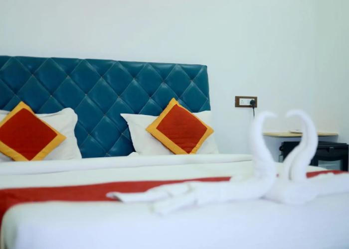 Sheesh Mahal Desert Camp