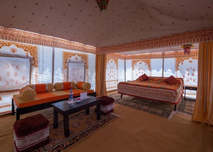 Camp e Khas