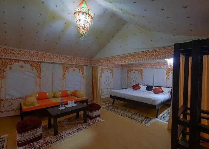 Camp e Khas