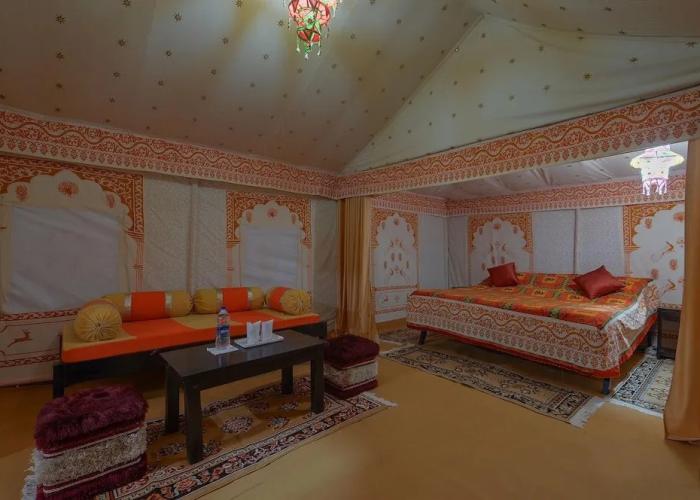 Camp e Khas