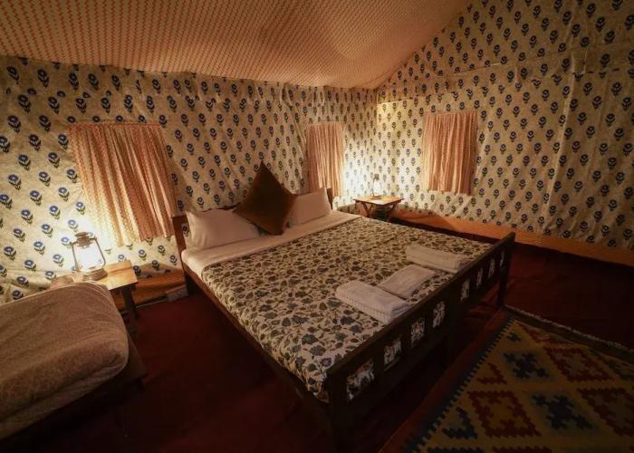 Rajwada Desert Camp by Park Tree