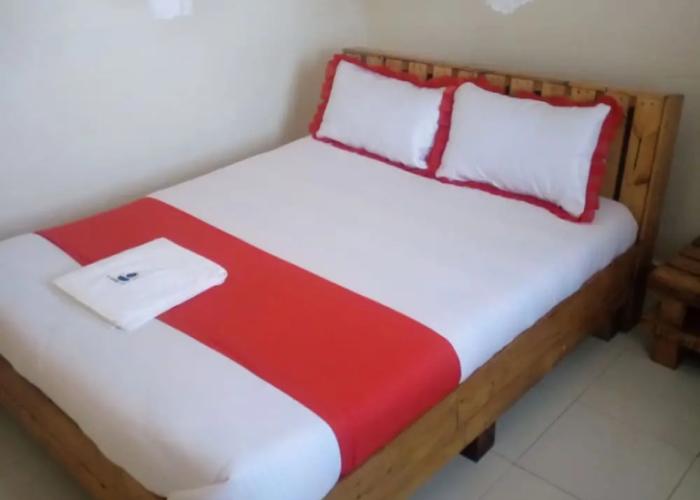 Escarpment Motel - Adults Only