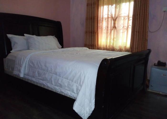 First Laurel Hotel & Suites