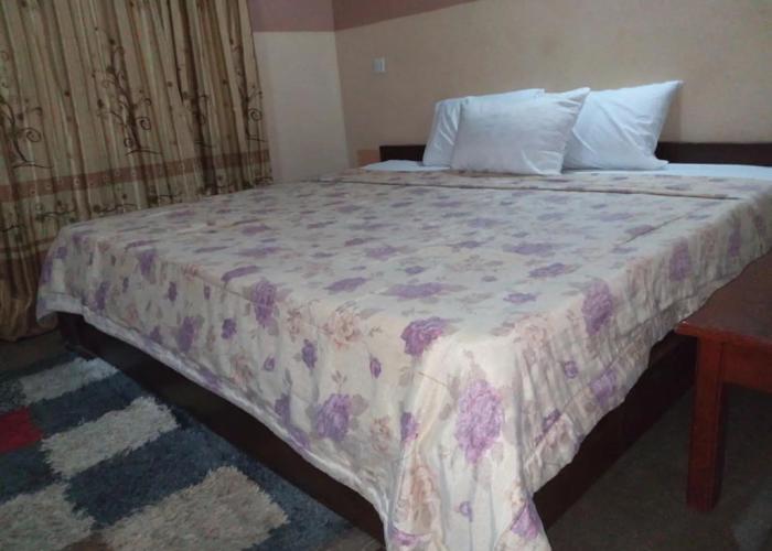 First Laurel Hotel & Suites