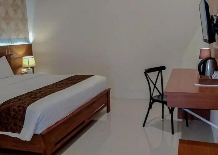 Dreamland Hotel And Lounge