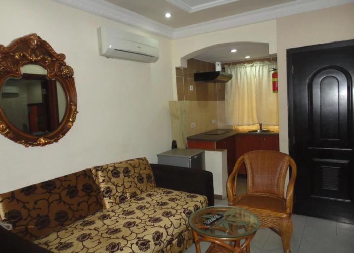 SDM Tavern and Suites