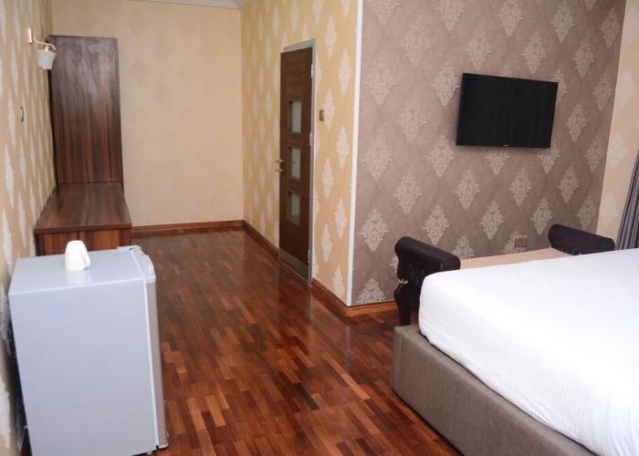 Mahogany Hotel and Suites