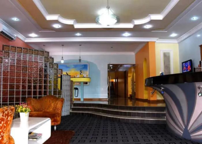 LaMaison Hotel