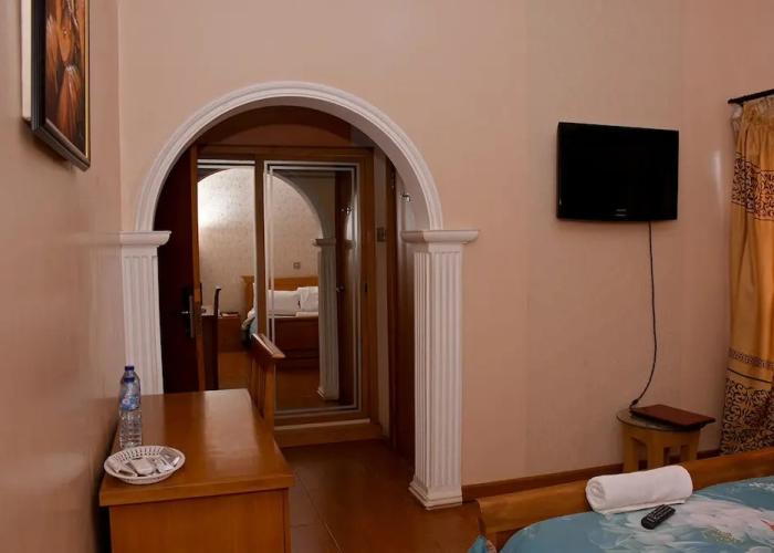 LaMaison Hotel