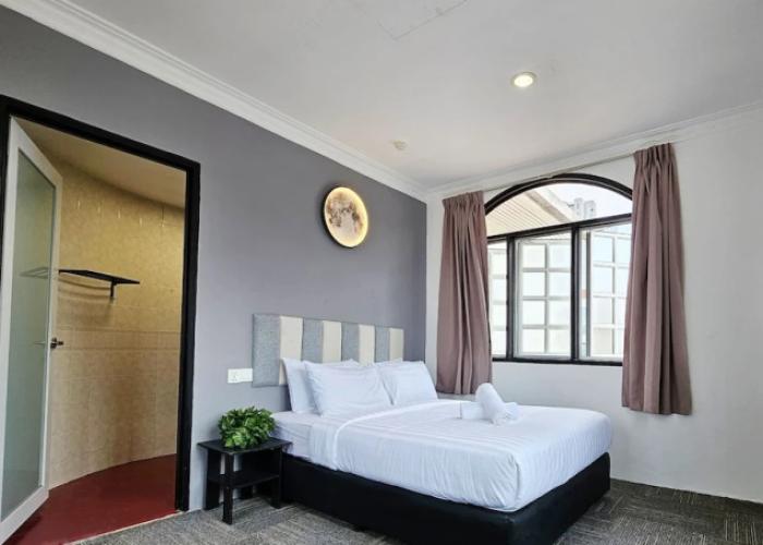 Luna Hotel by Moonknight