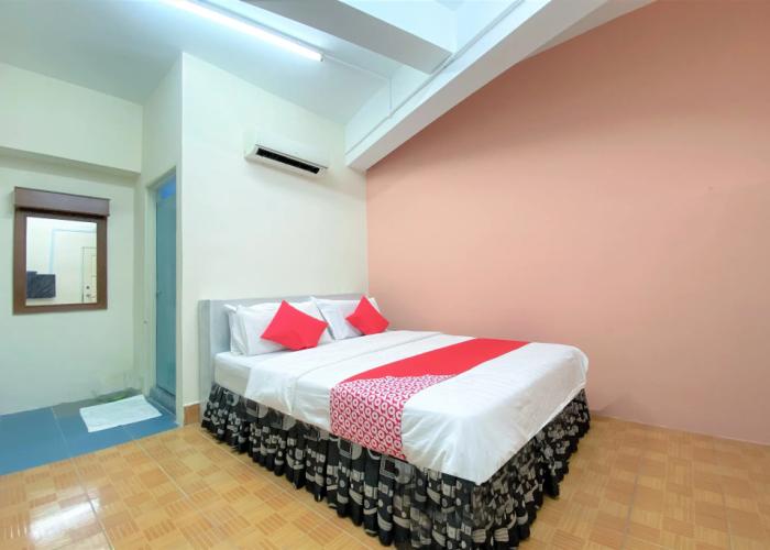 Hotel B Hotel