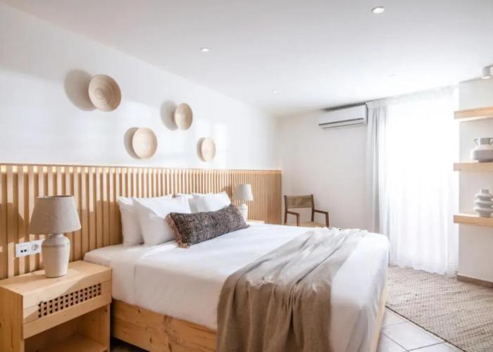 Elea Suites & Residences