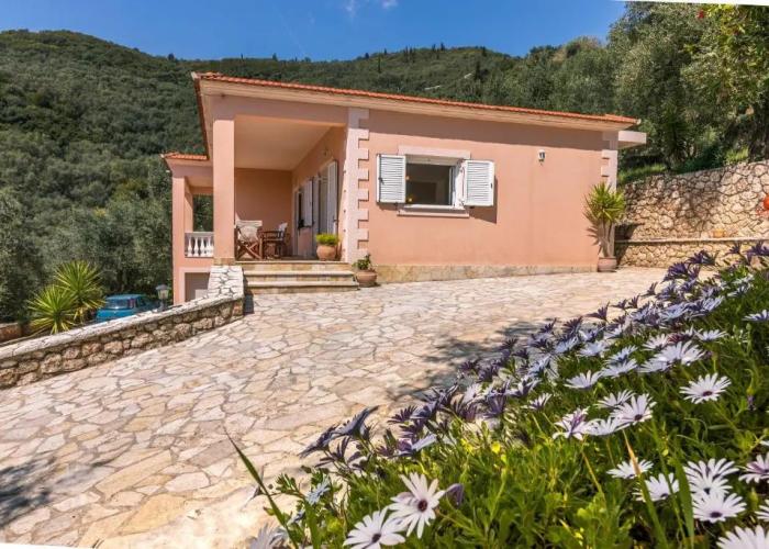 The Olive Grove Cottage by Konnect, 2.5 km from Ipsos