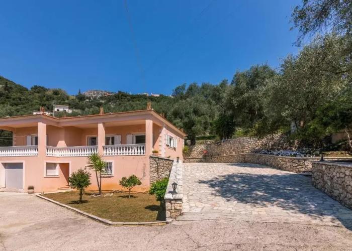 The Olive Grove Cottage by Konnect, 2.5 km from Ipsos