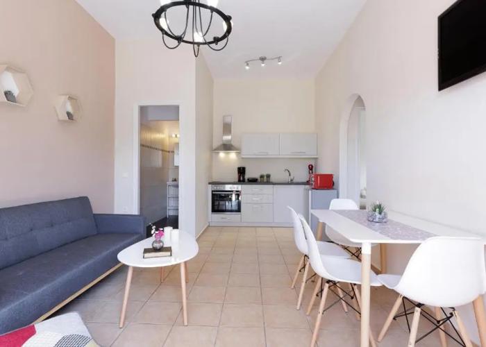 Central Apartments by Konnect, Ipsos