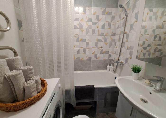 Uyutnaya Kvartira S Vidom Na Bulvar Flat
