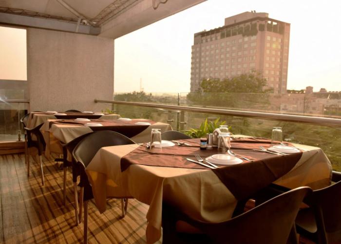 Fabhotel Prime Avenue