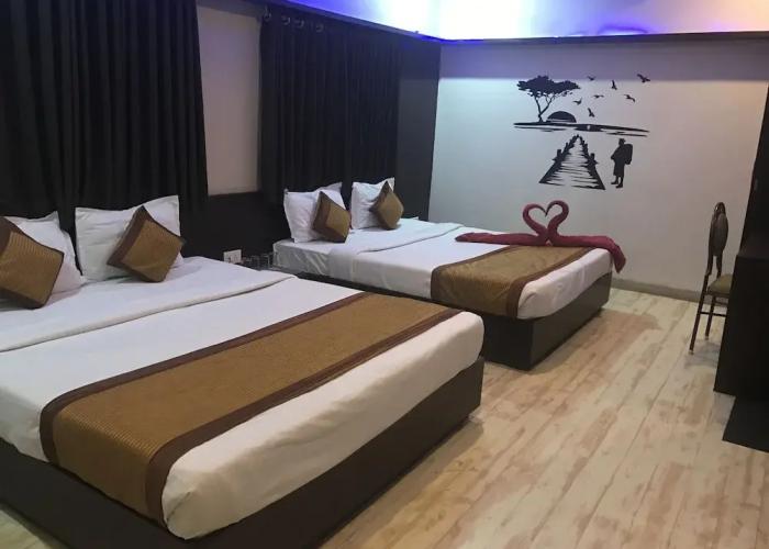 FabHotel Bee Town