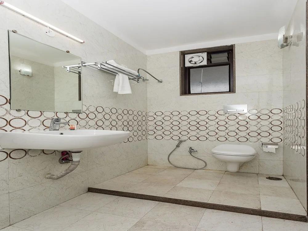 фото The Tripti Hotel